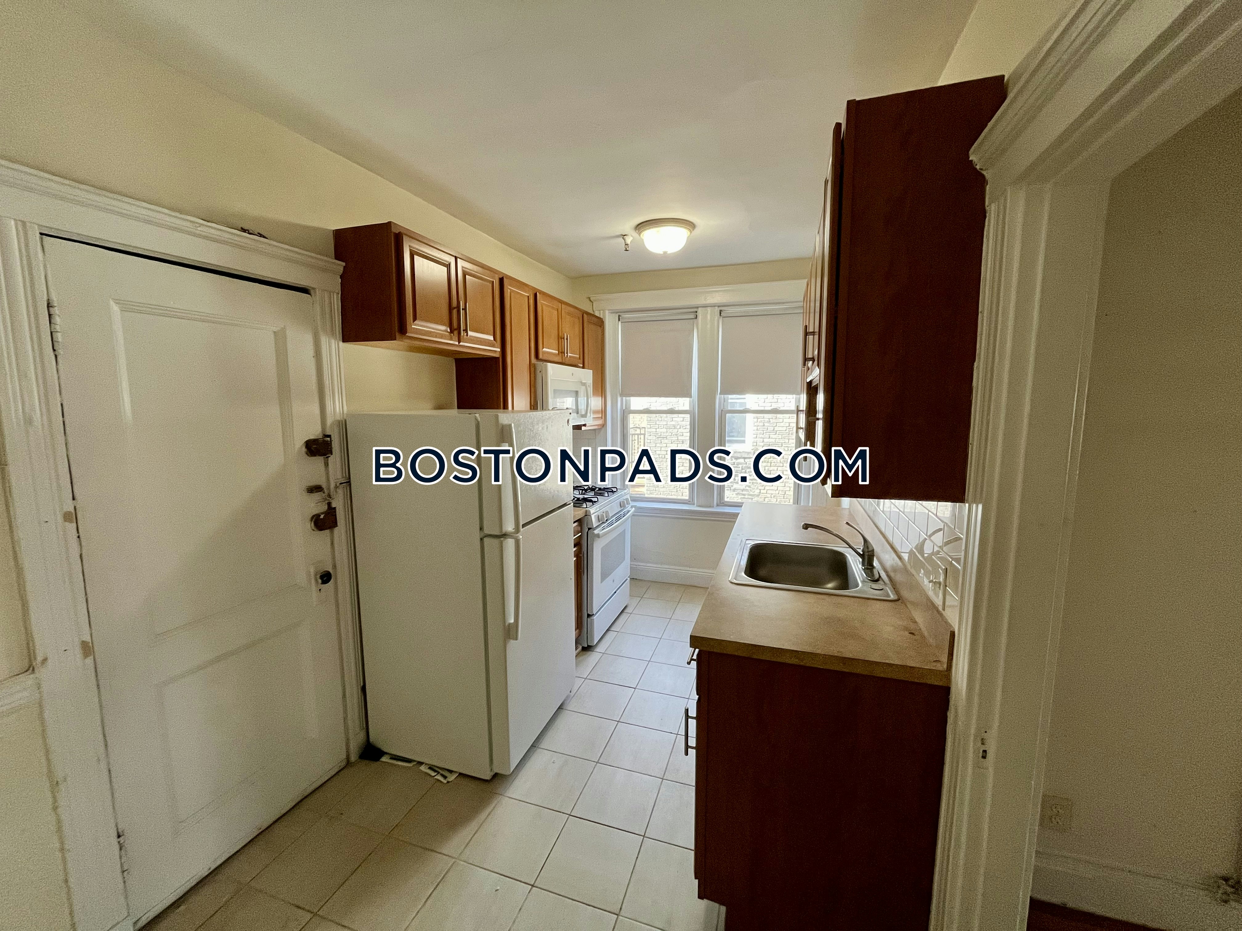 Boston - 1 Beds, 1 Baths