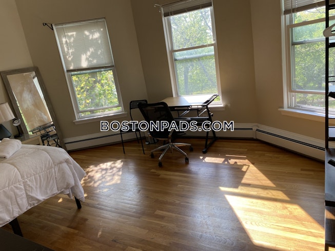 Cambridge - $13,000+ /mo