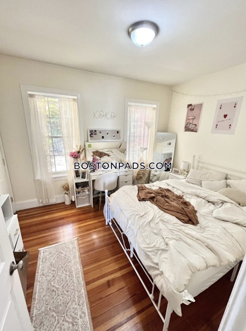 Boston - $7,700+ /month