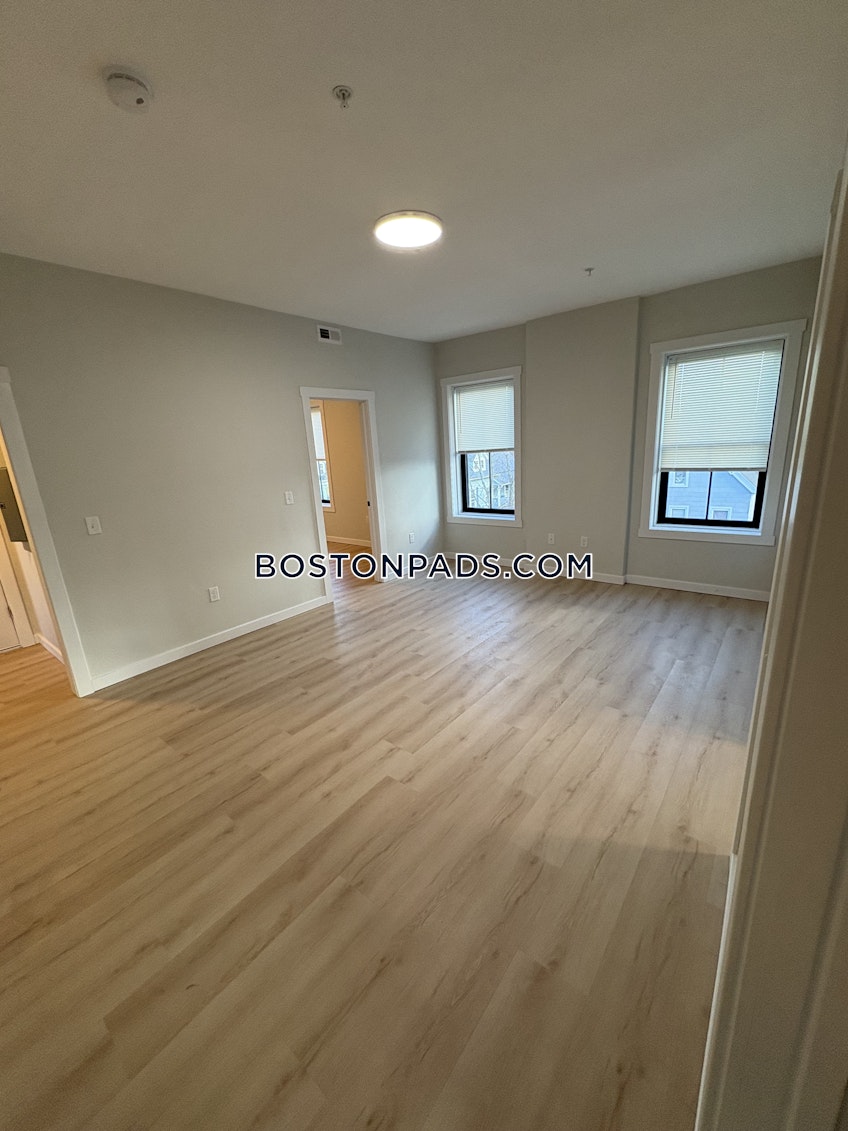 Worcester - $2,900+ /month