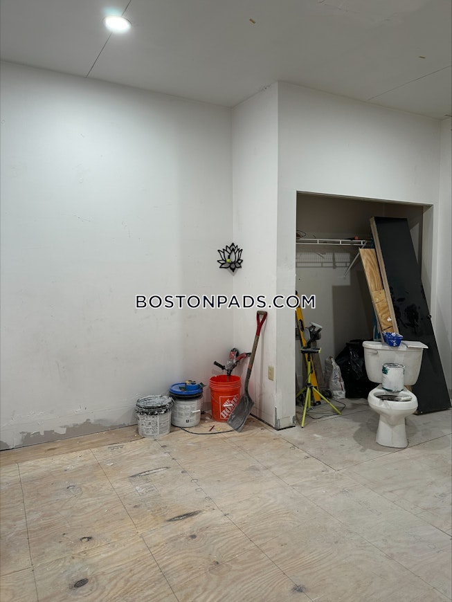Boston - $3,200+ /mo