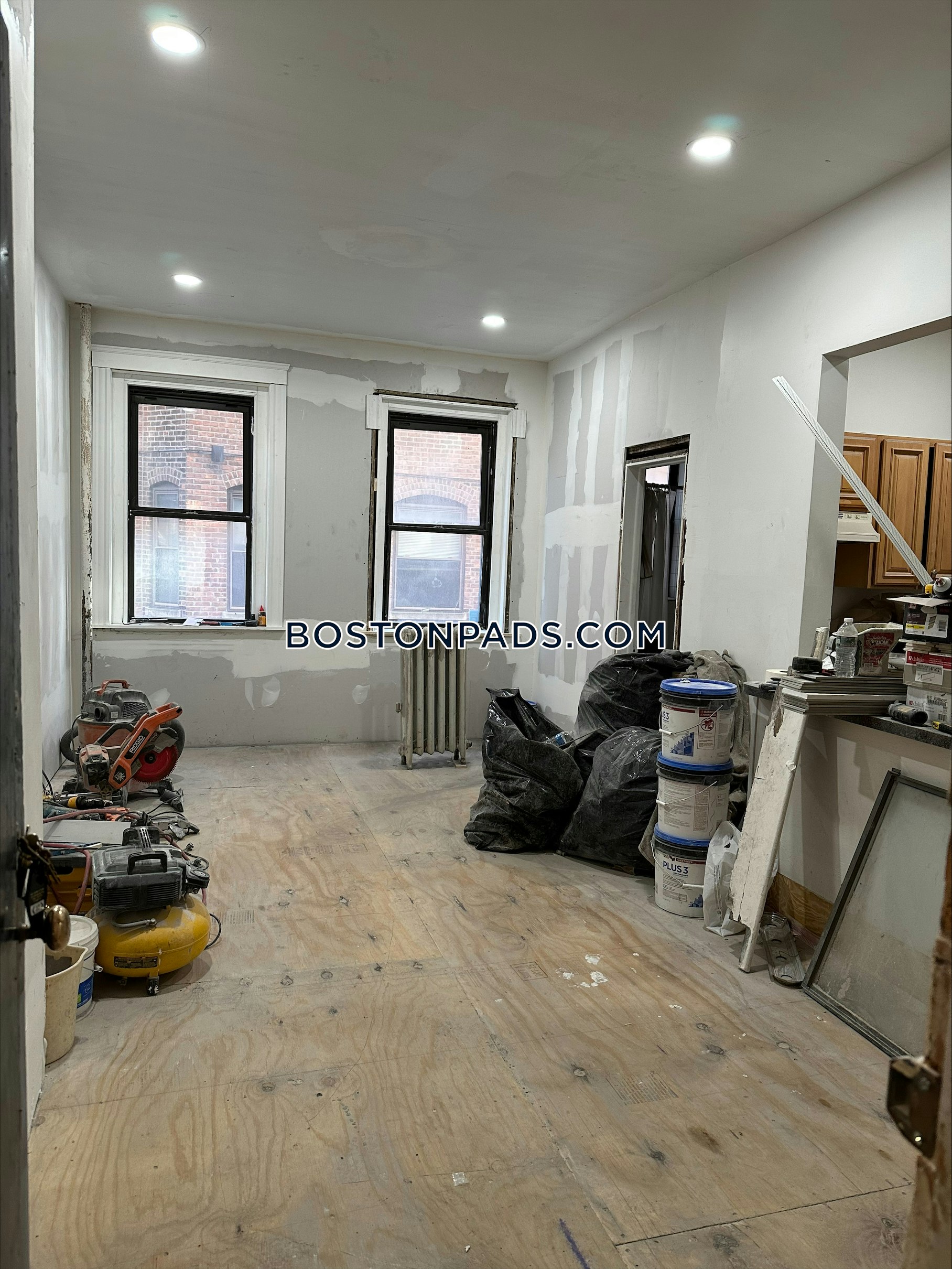 Boston - 3 Beds, 2 Baths