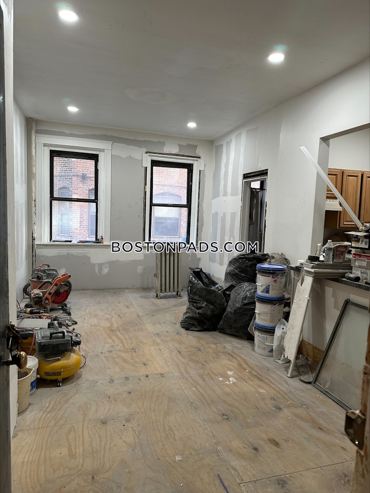 Commonwealth Ave., Boston