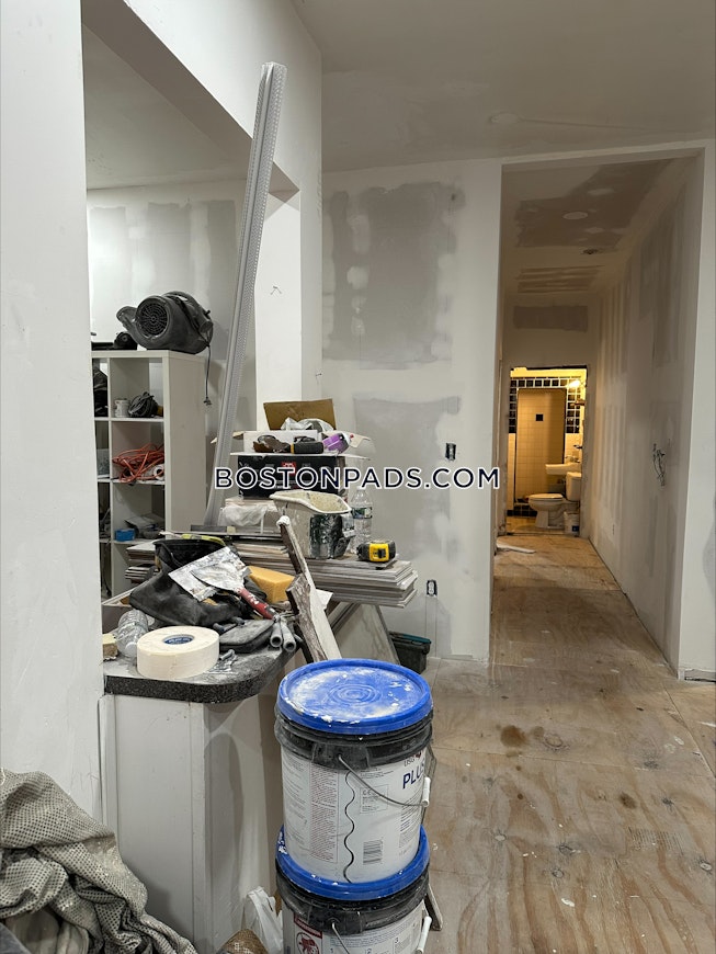 Boston - $3,200+ /mo