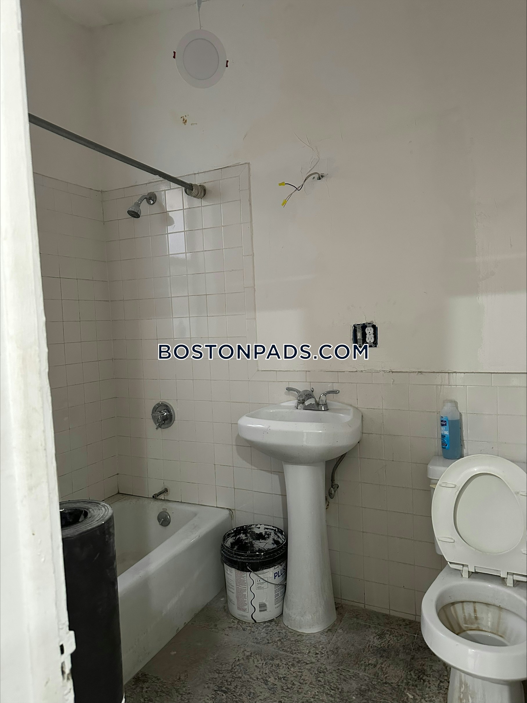 Boston - 3 Beds, 2 Baths