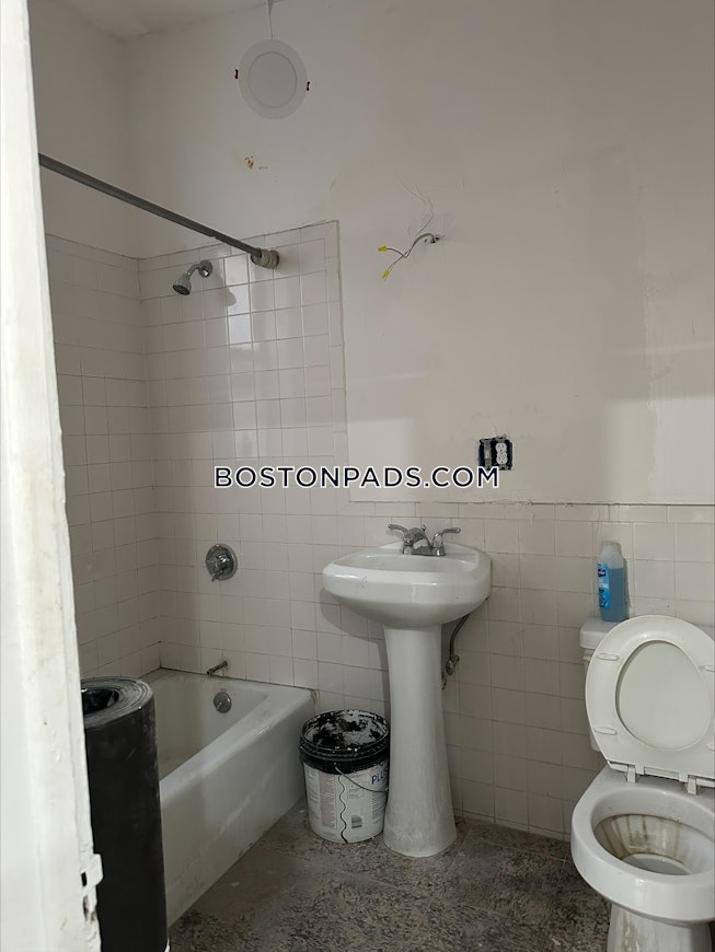 Boston - $3,200+ /mo