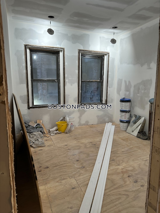 Boston - $3,200+ /mo