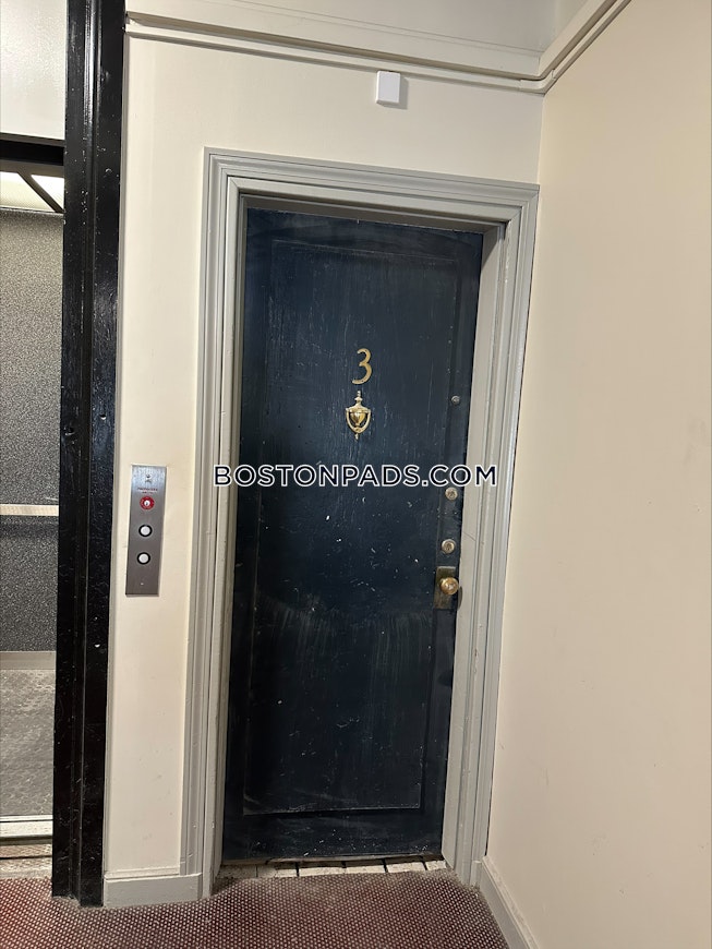 Boston - $3,200+ /mo