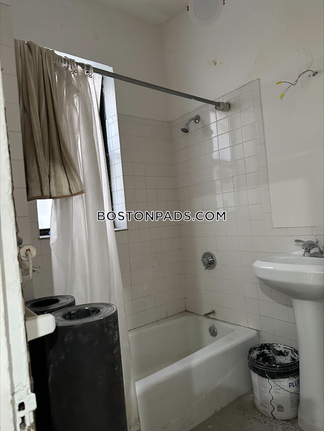 Boston - $3,200+ /mo