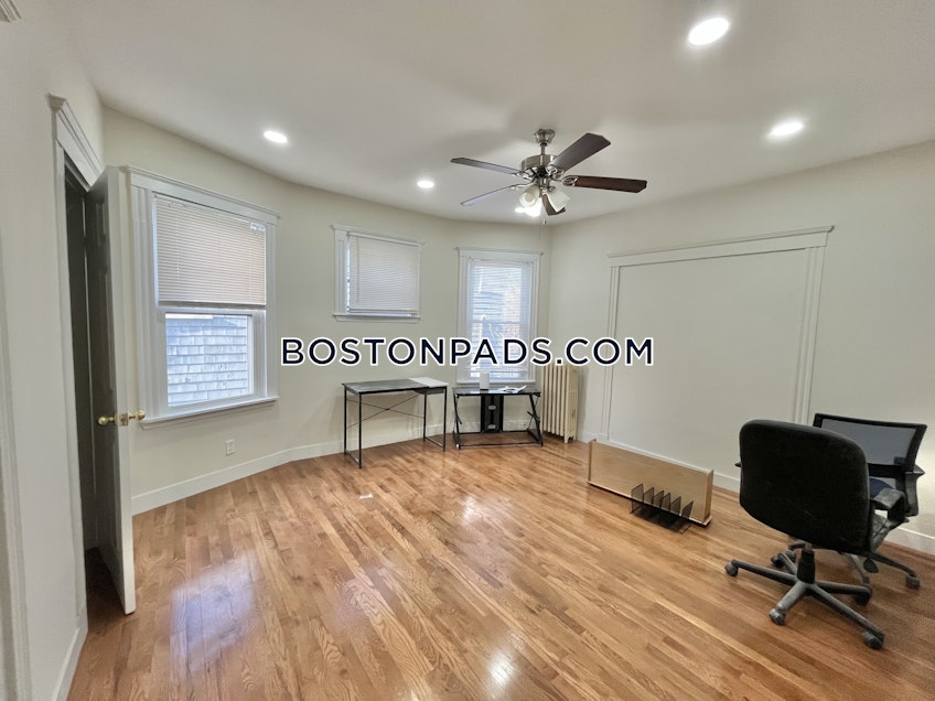 Boston - $4,200+ /month