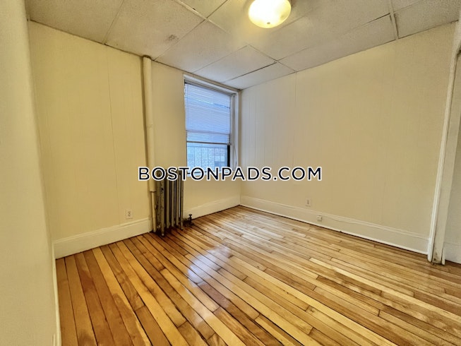 Boston - $2,300+ /mo