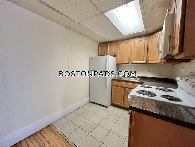 Boston - $2,300+ /mo