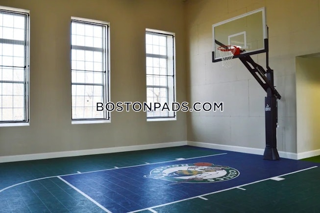 Fall River - $1,625+ /mo