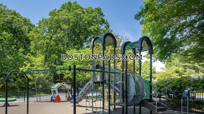 Lexington - $3,279+ /mo