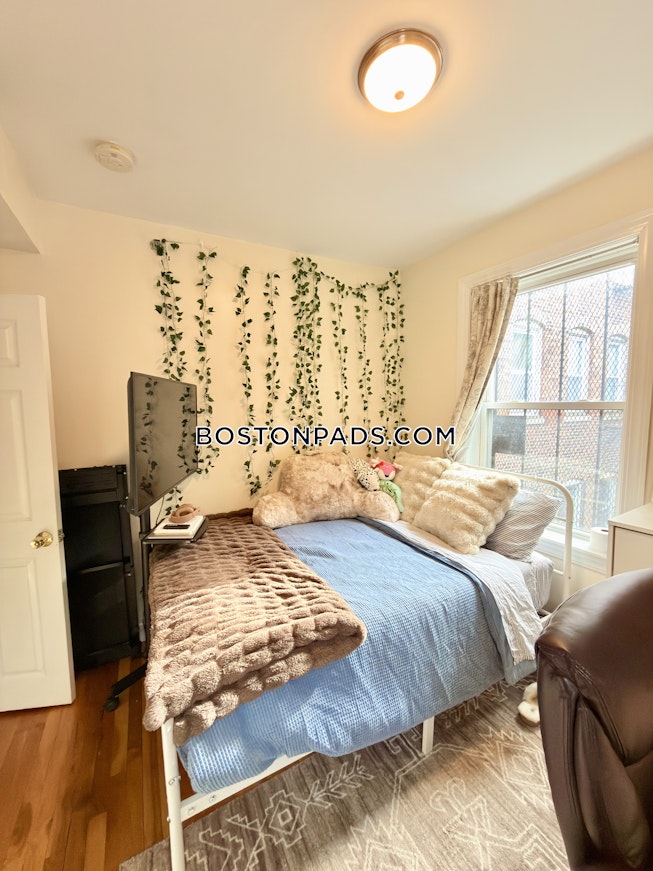 Boston - $5,400+ /mo