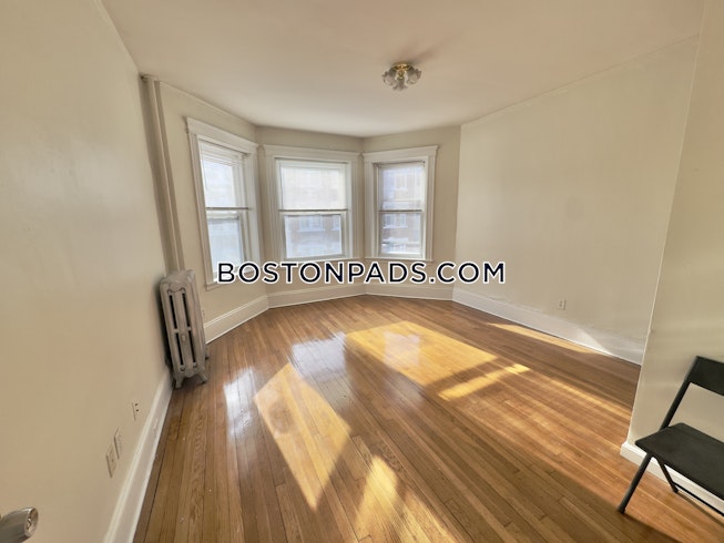 Boston - $3,800+ /mo