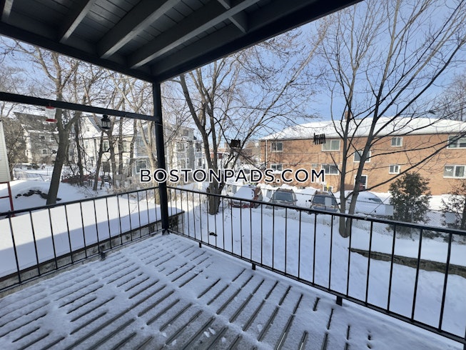 Boston - $3,800+ /mo