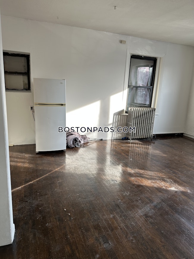 Boston - $1,900+ /mo