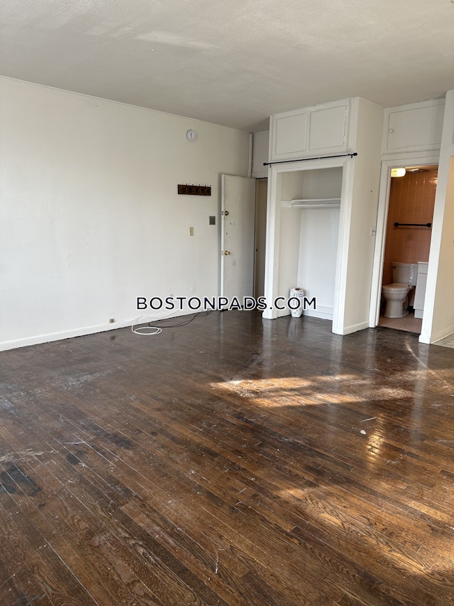 Boston - $1,900+ /mo