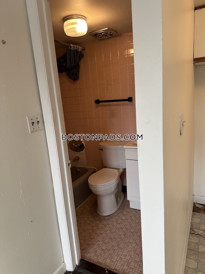 Boston - $1,900+ /mo