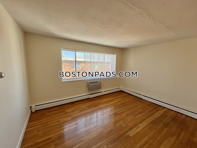 Boston - $3,200+ /mo