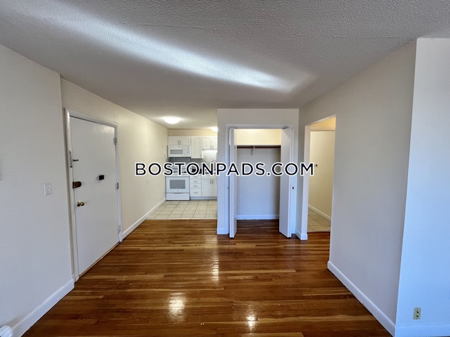 Boston - $3,200+ /mo