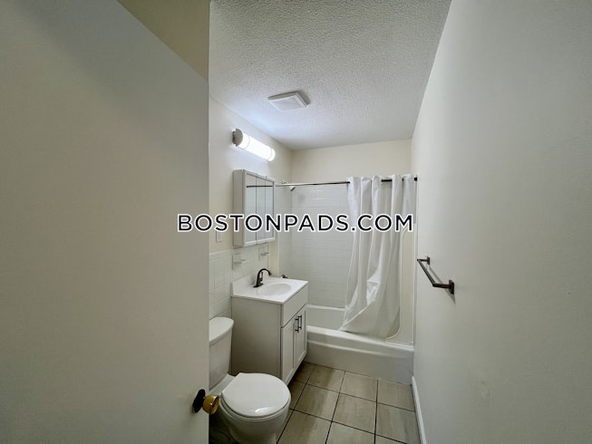 Boston - $3,200+ /mo