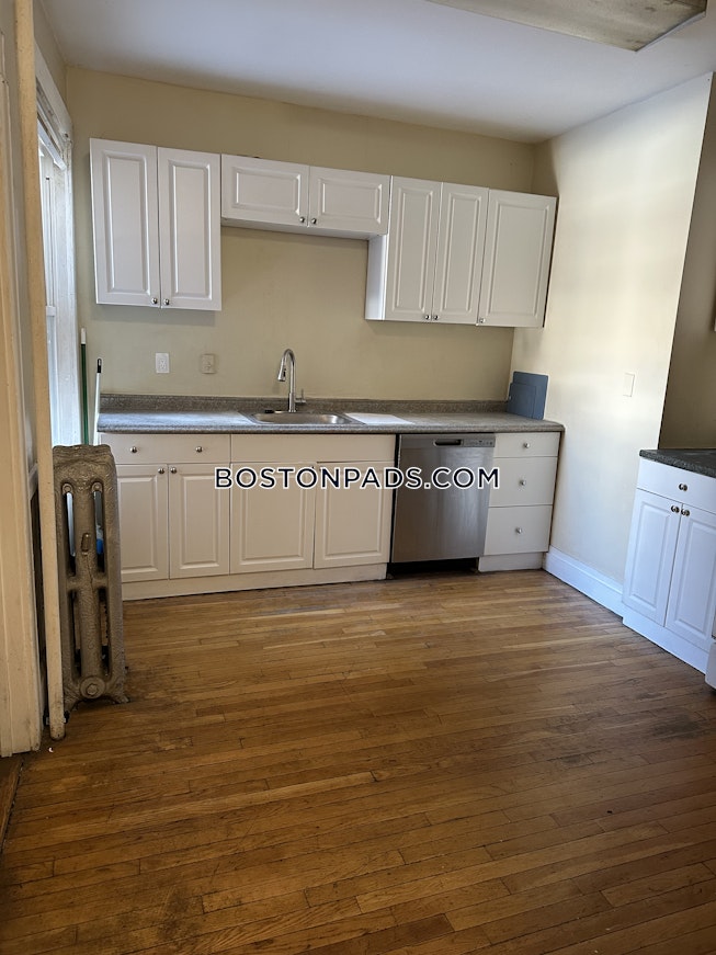 Boston - $4,200+ /mo