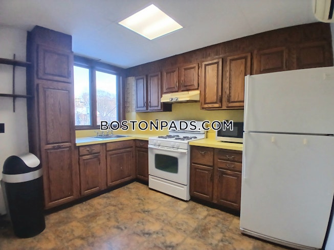 Boston - $2,700+ /mo