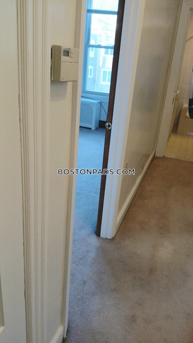Boston - $2,700+ /mo