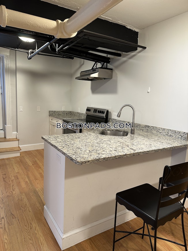 Boston - $3,000+ /mo