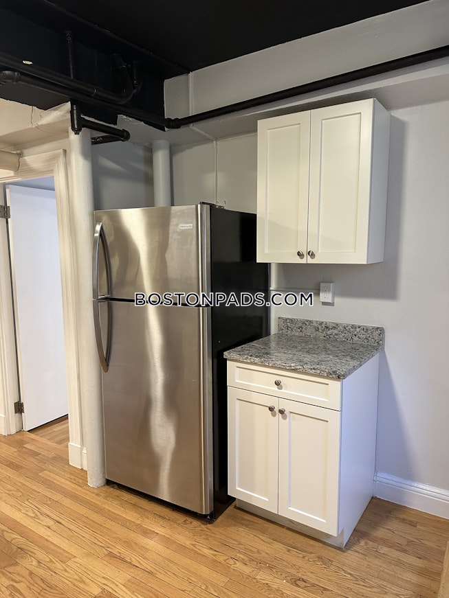 Boston - $3,000+ /mo