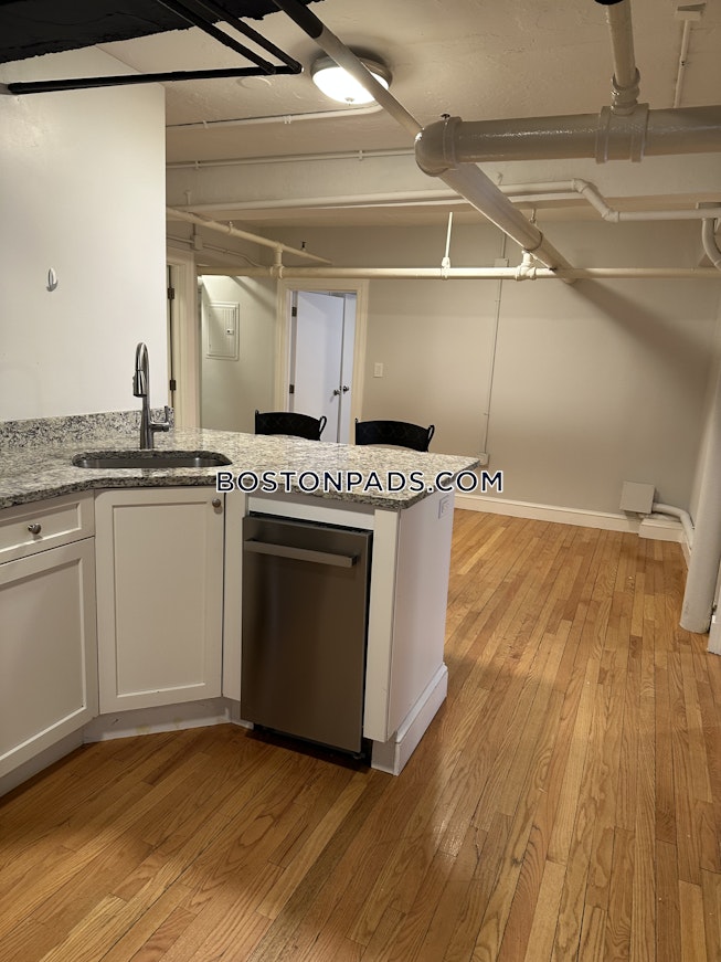 Boston - $3,000+ /mo