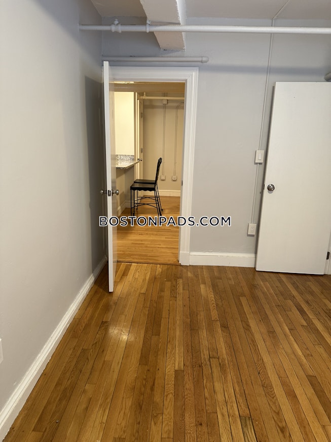 Boston - $3,000+ /mo