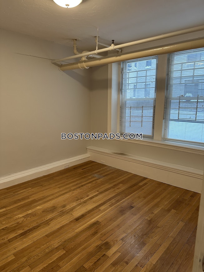 Boston - $3,000+ /mo