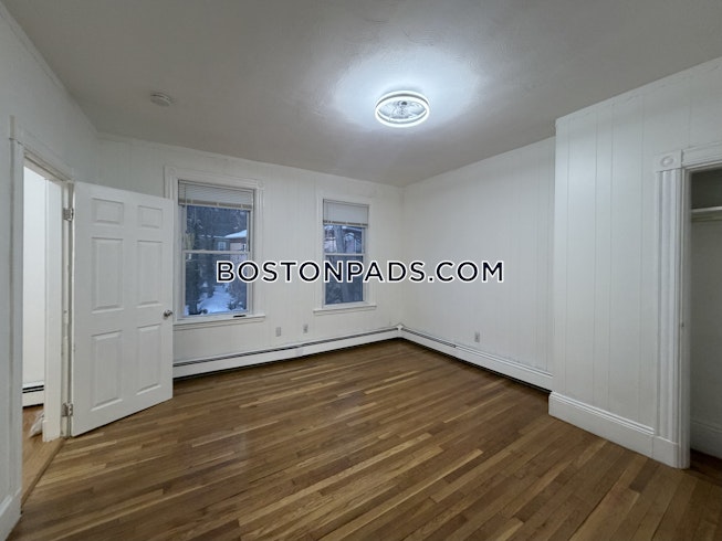 Boston - $3,300+ /mo
