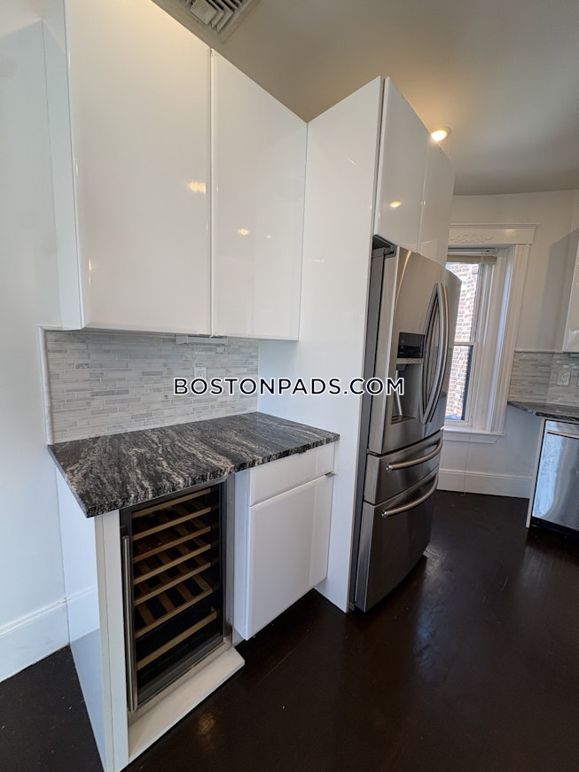 Brookline - $4,300+ /mo