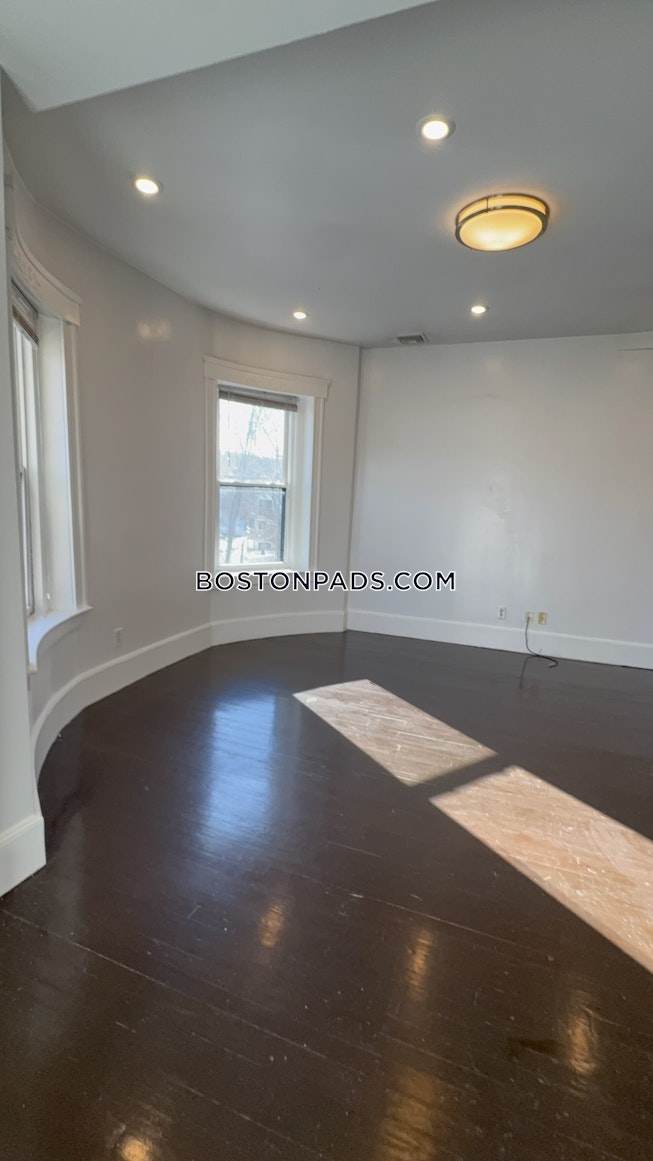 Brookline - $4,300+ /mo