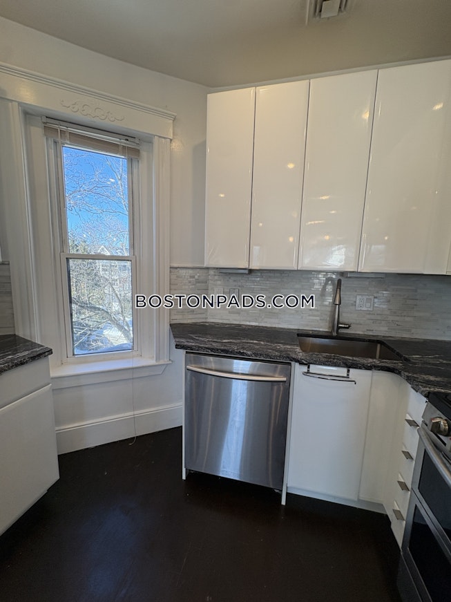 Brookline - $4,300+ /mo