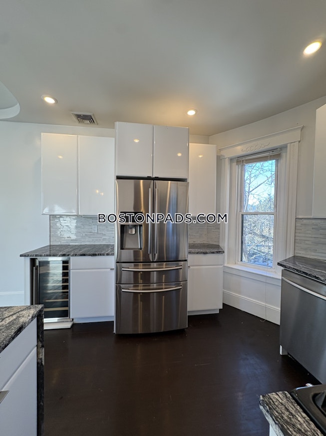 Brookline - $4,300+ /mo