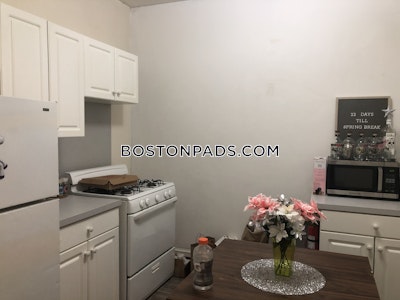 Brookline Apartment for rent 3 Bedrooms 1 Bath  Boston University - $4,992 No Fee
