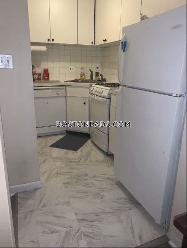 Boston - $2,600+ /mo