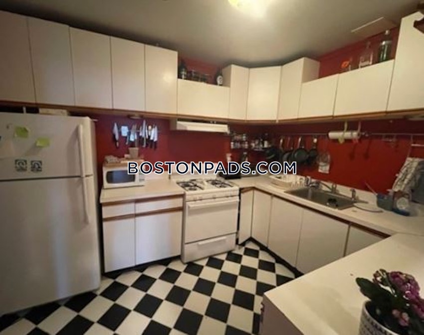 BOSTON - BACK BAY - 6 Beds, 2 Baths - Image 2