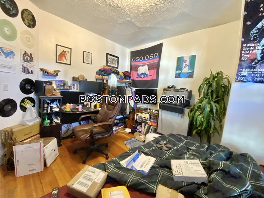 BOSTON - ALLSTON - 5 Beds, 2 Baths - Image 7