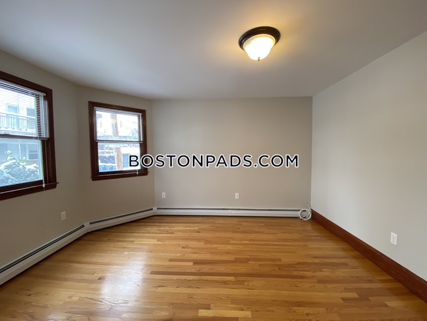 CAMBRIDGE - CENTRAL SQUARE/CAMBRIDGEPORT - 3 Beds, 1 Bath - Image 3