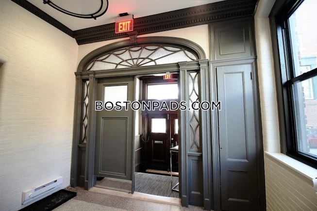 Boston - $5,550+ /mo