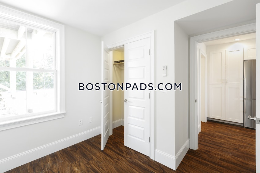 BOSTON - SOUTH END - 4 Beds, 2 Baths - Image 2