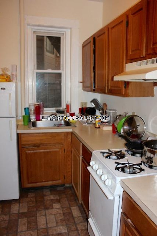 Boston - $2,950+ /mo