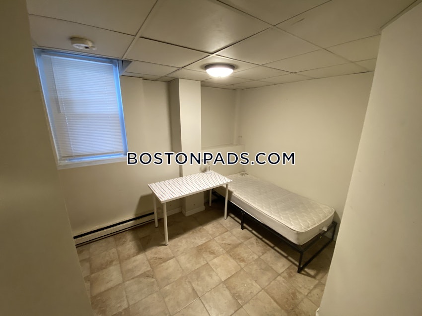 BOSTON - BRIGHTON- WASHINGTON ST./ ALLSTON ST. - 4 Beds, 1 Bath - Image 7