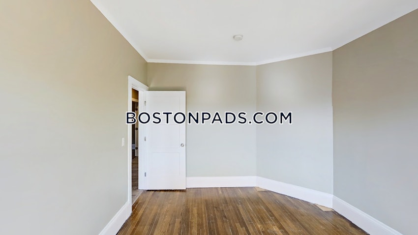 BOSTON - JAMAICA PLAIN - JAMAICA POND/PONDSIDE - 4 Beds, 2 Baths - Image 29